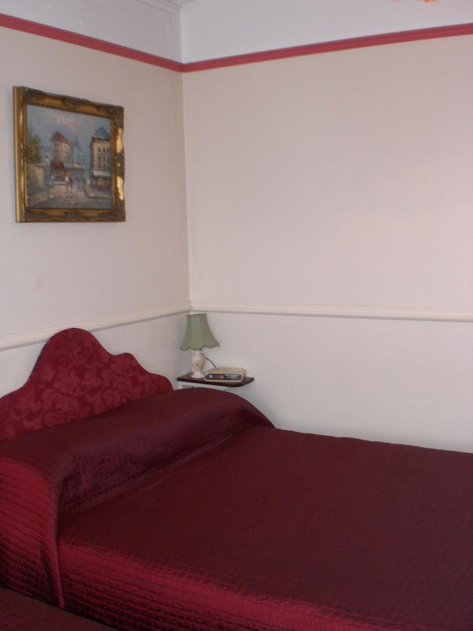 Melville Lodge Gatwick ホーリー 部屋 写真