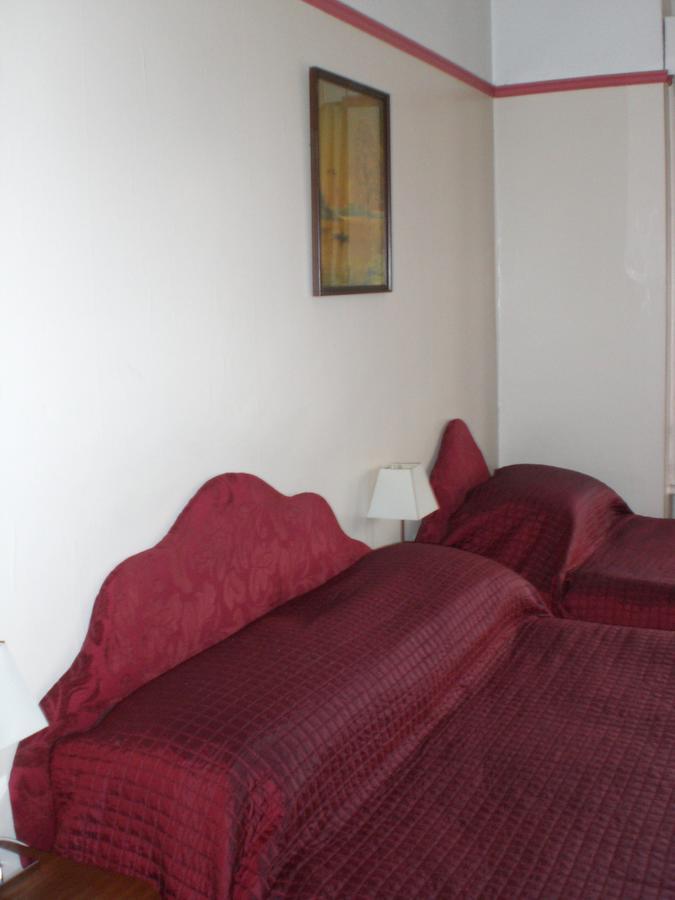 Melville Lodge Gatwick ホーリー 部屋 写真